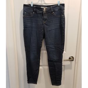 Dark wash jeggings